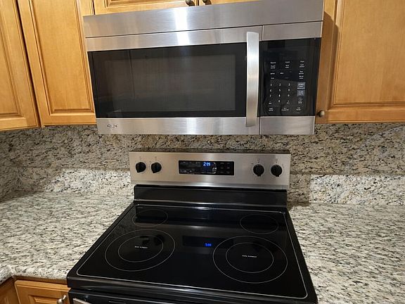 4th image of 4052 N Pine Island Road