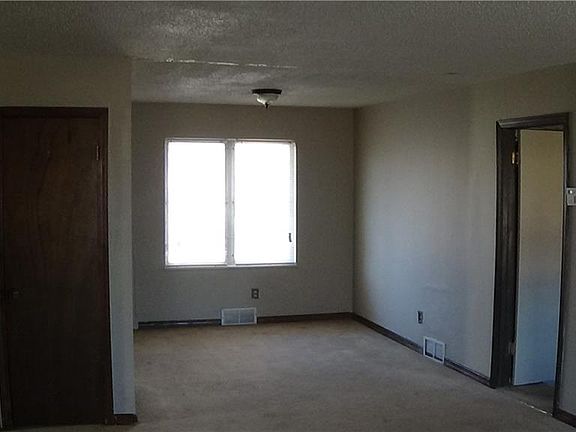 3rd image of 1125 N Harvard Ave