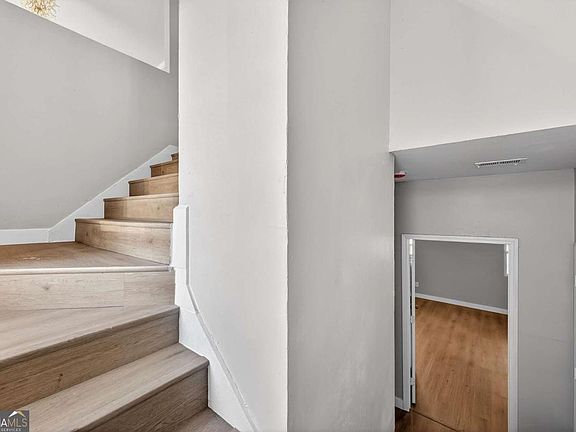 4th image of 2874 Fairburn Rd SW