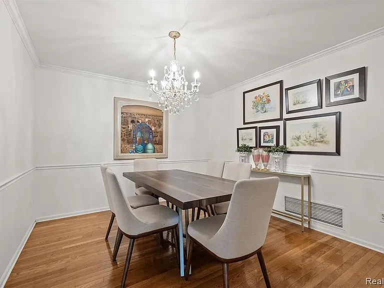 42160 Woodward Ave #18 — Photo 10