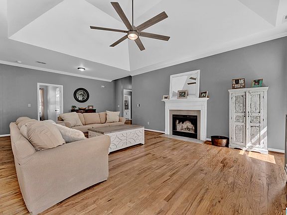 2nd image of 4186 Sierra Way