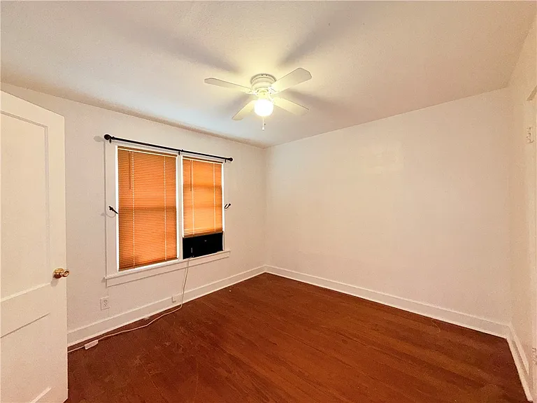 507 E Commons St — Photo 11