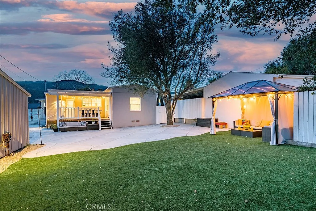 3 bed, 2.5 bath, 1935 sqft, $6,500 — Photo 3