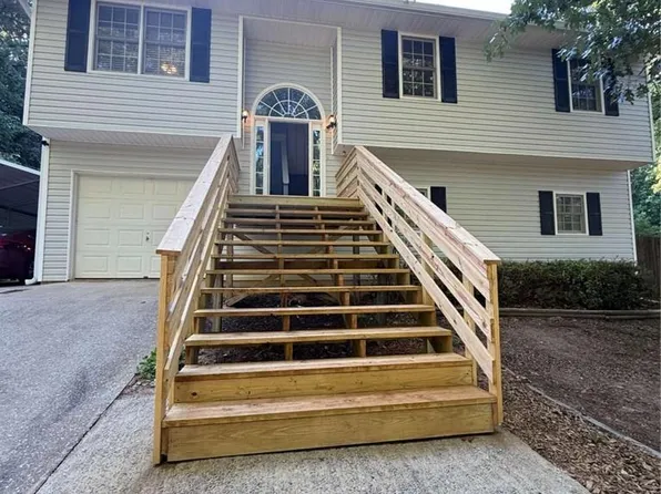 110 Balouse Gilley Dr, Carrollton, GA 30116