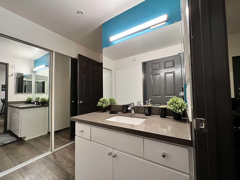 10929 Bluffside Dr — Photo 10