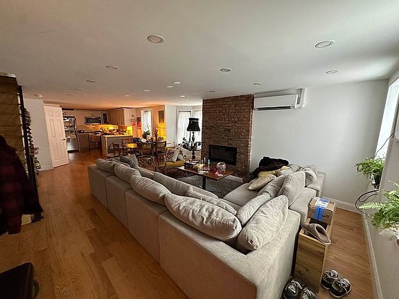 2nd image of 787 Willoughby Ave APT 1