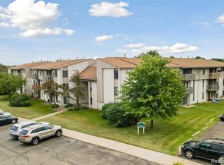 32013 W Twelve Mile Rd Unit 110, Farmington, MI 48334