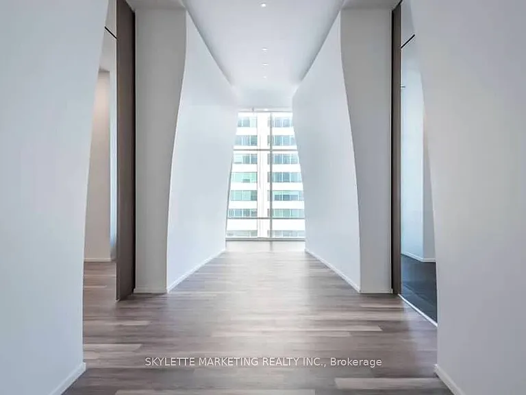 1 Bloor St E #422 — Photo 41