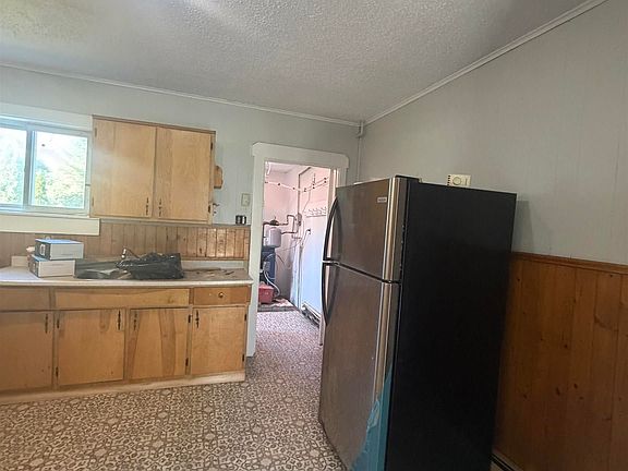 3rd image of 14 Oxford Ave