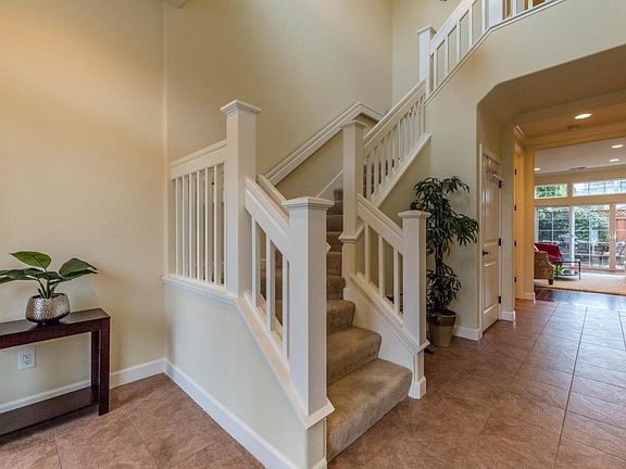 4th image of 722 Trinity Glen Ct