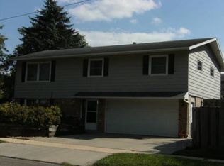 338 27th St NE, Rochester, MN 55906