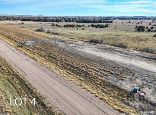 4 Bald Eagle Dr, Chapman, NE 68827