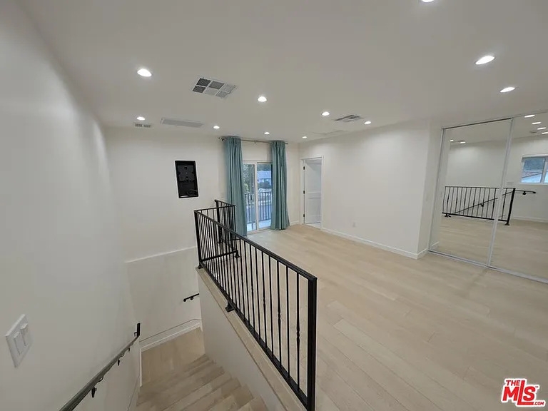10623 Stanwin Ave — Photo 12
