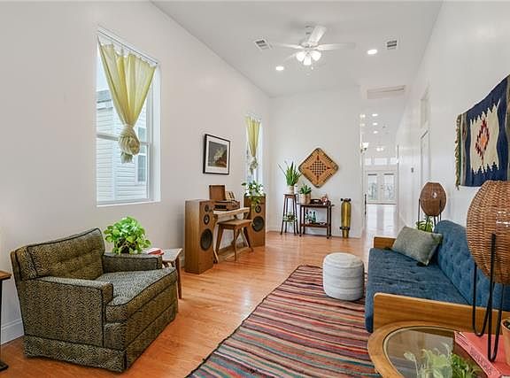 4th image of 3025 2nd St