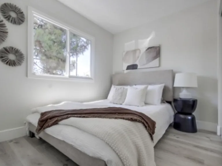 1329 Marshall Rd — Photo 12