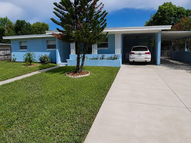 1531 Egan Dr — Photo 1