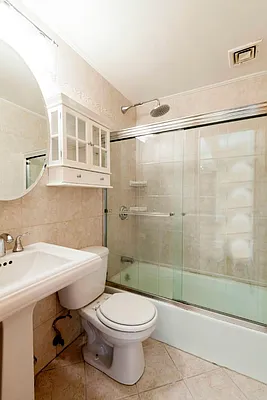 Rented by Town Residential | media 9