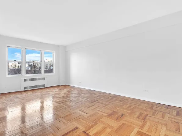 34 Plaza St E APT 610, Brooklyn, NY 11238