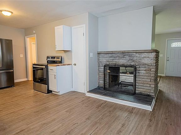 4th image of 4050 N Wallace Ave