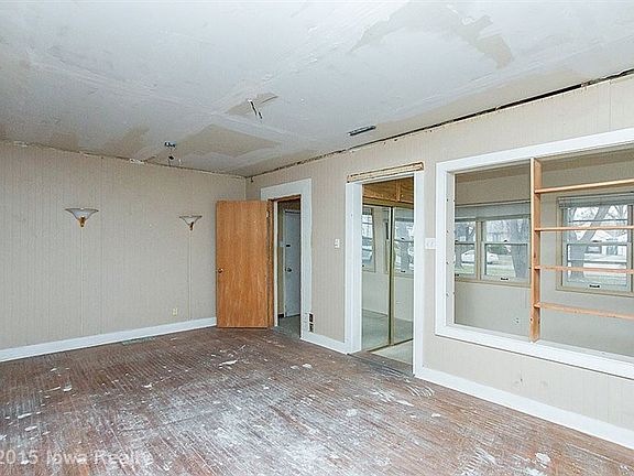 3rd image of 1119 Roosevelt Ave