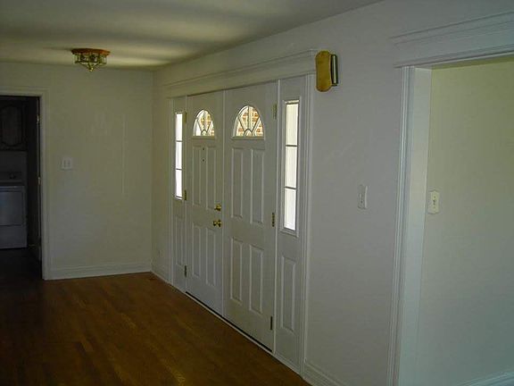 3rd image of 216 Wyoma Ln