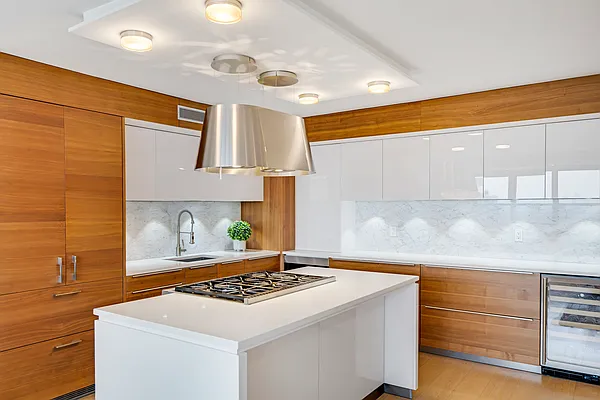 Sold by Compass | media 20