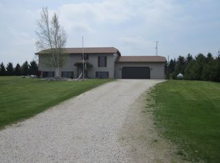 W1722 Pit Rd, Mount Calvary, WI 53057