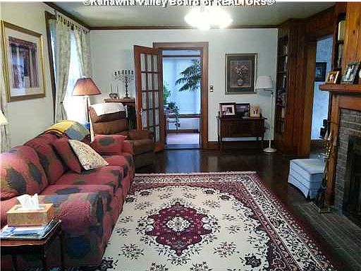 2nd image of 4111 Staunton Ave SE