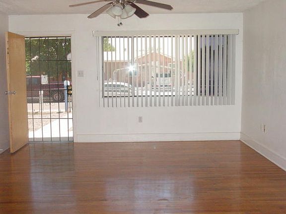 3rd image of 818 Theresa Dr