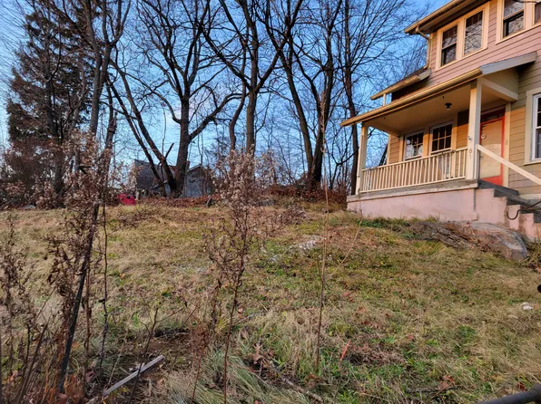 61 Eastwood Ave, Waterbury, CT 06705