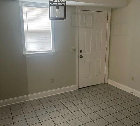 Kitchen Dine-In area