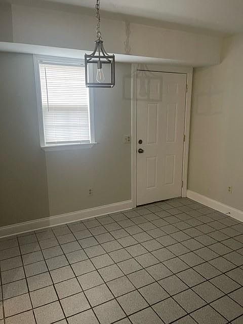 Kitchen Dine-In area