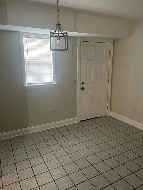 Kitchen Dine-In area