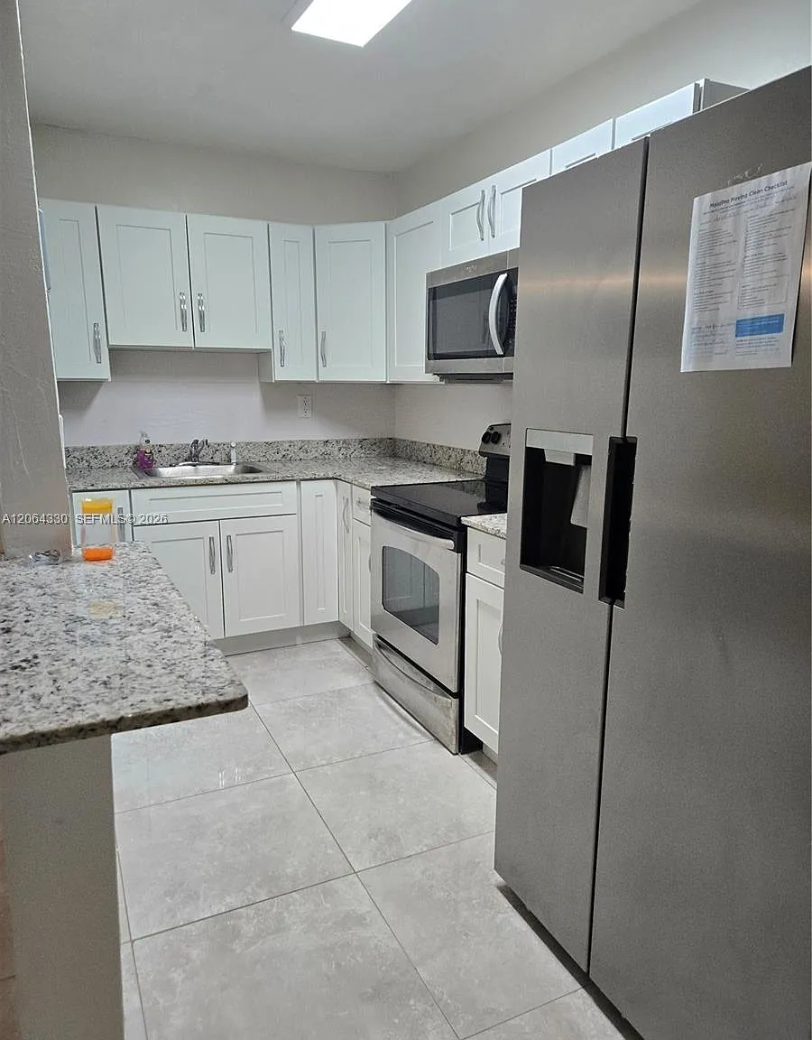 1 bed, 1.0 bath, $1,750 — Photo 2