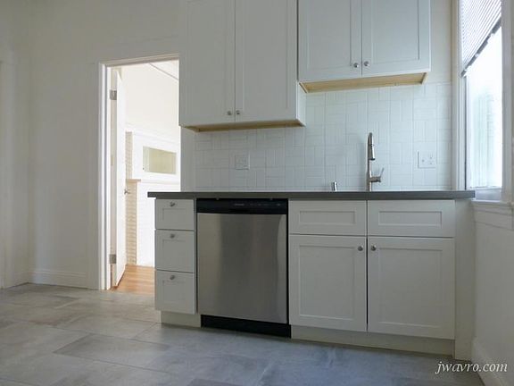 3rd image of 610 Ashbury St