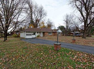 2 Chestnut Ln, Latham, NY 12110