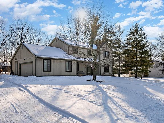3rd image of 4895 Lakeview Dr