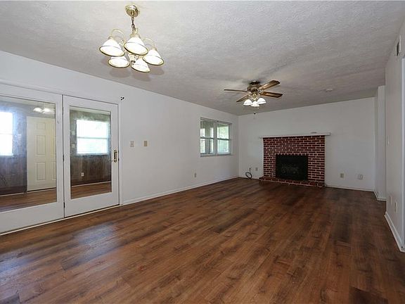 2nd image of 260 Country Club Dr