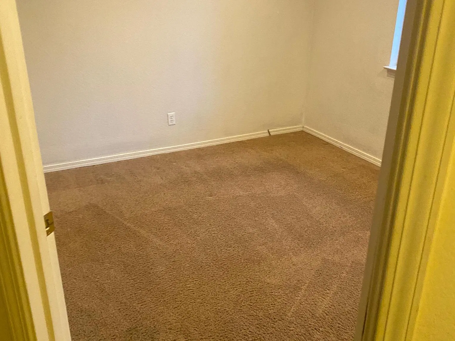 3 bed, 1900 sqft, $3,200 — Photo 4