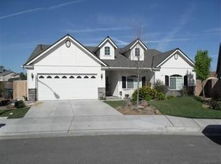 2686 N Milburn Ave, Fresno, CA