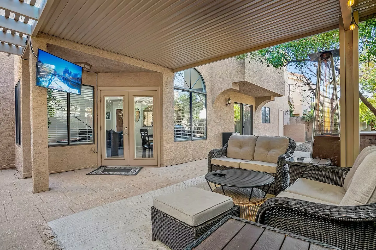3 bed, 2.5 bath, 1505 sqft, $4,490 — Photo 2