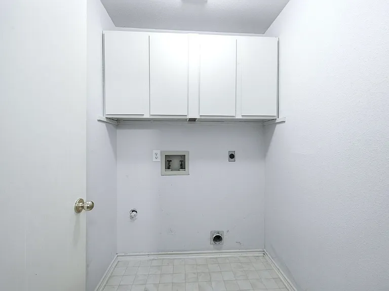 832 Dimrock — Photo 42