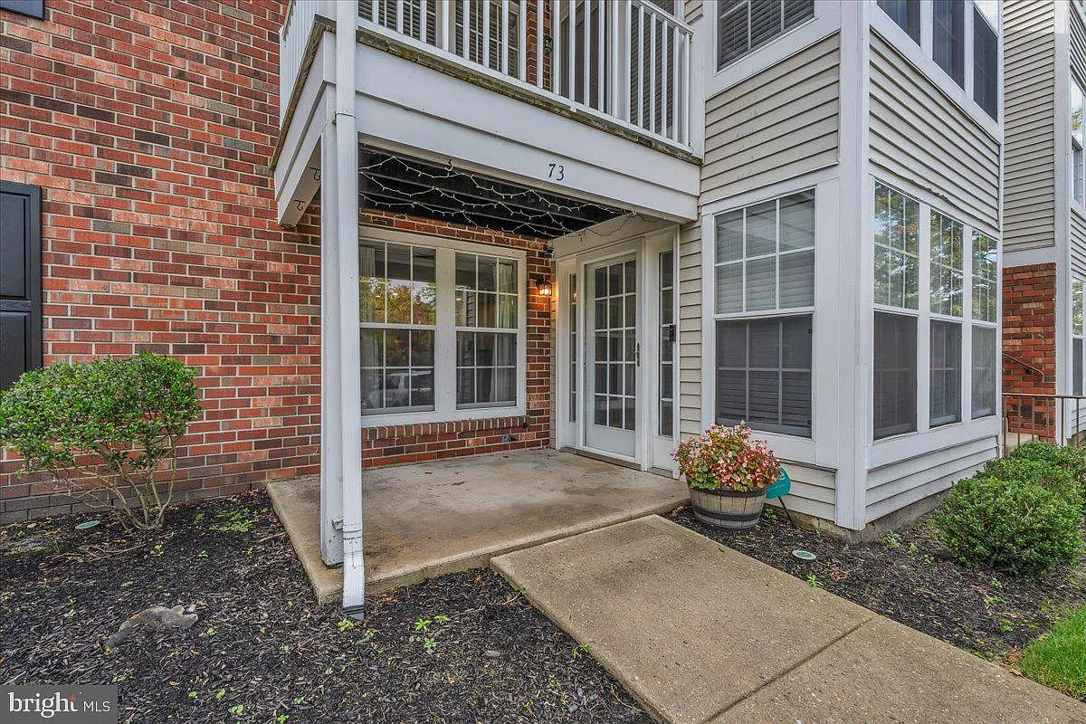 2 bed, 2.0 bath, 1000 sqft, $2,450 — Photo 3