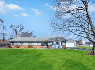 3 Maywood Ln, Coram, NY 11727