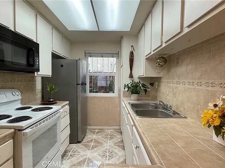 1701 Neil Armstrong St #105 — Photo 8