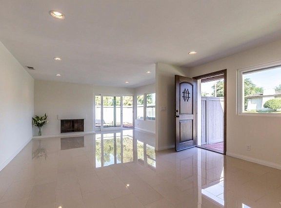 3rd image of 4175 Beachmeadow Ln