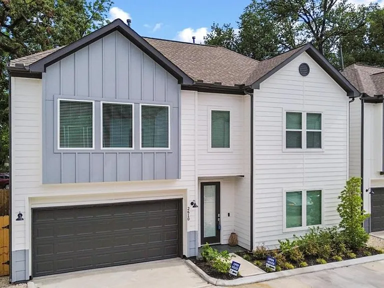 2623 Huntington Creek Ln — Photo 1