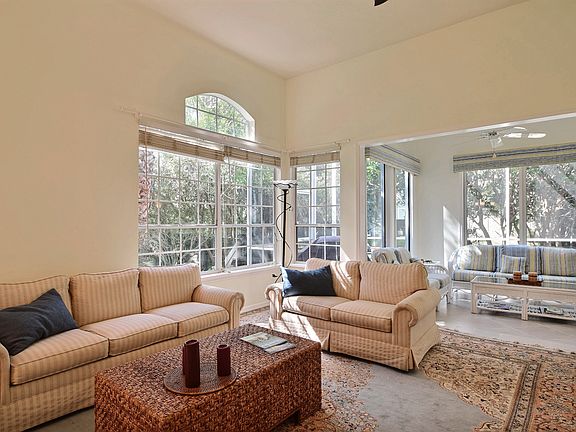 5th image of 8815 Lakeside Cir