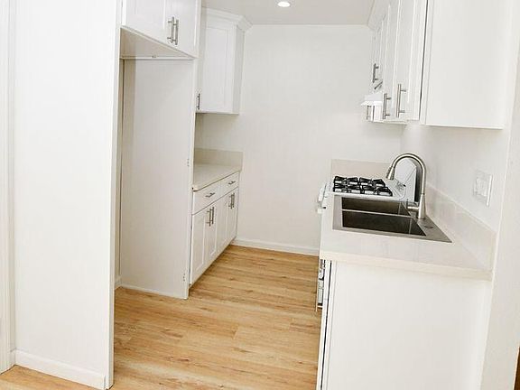 5th image of 125 W Hill St #1
