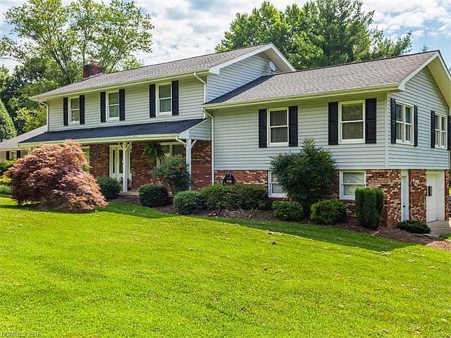 1st image of 18 Shadblow Ln